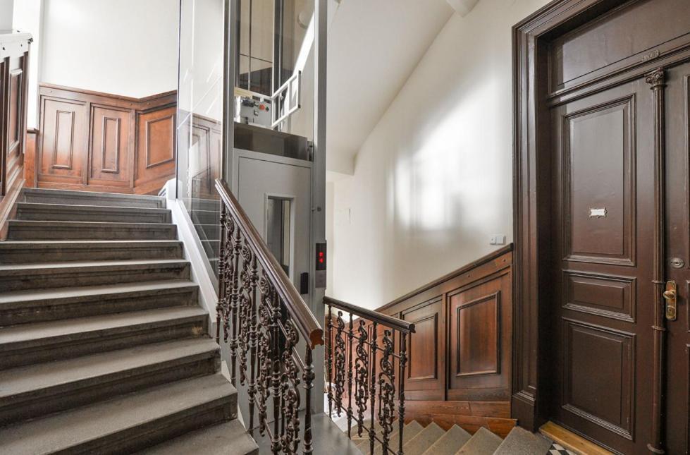 Large And Modern Apartment In The Heart Of Praga Esterno foto