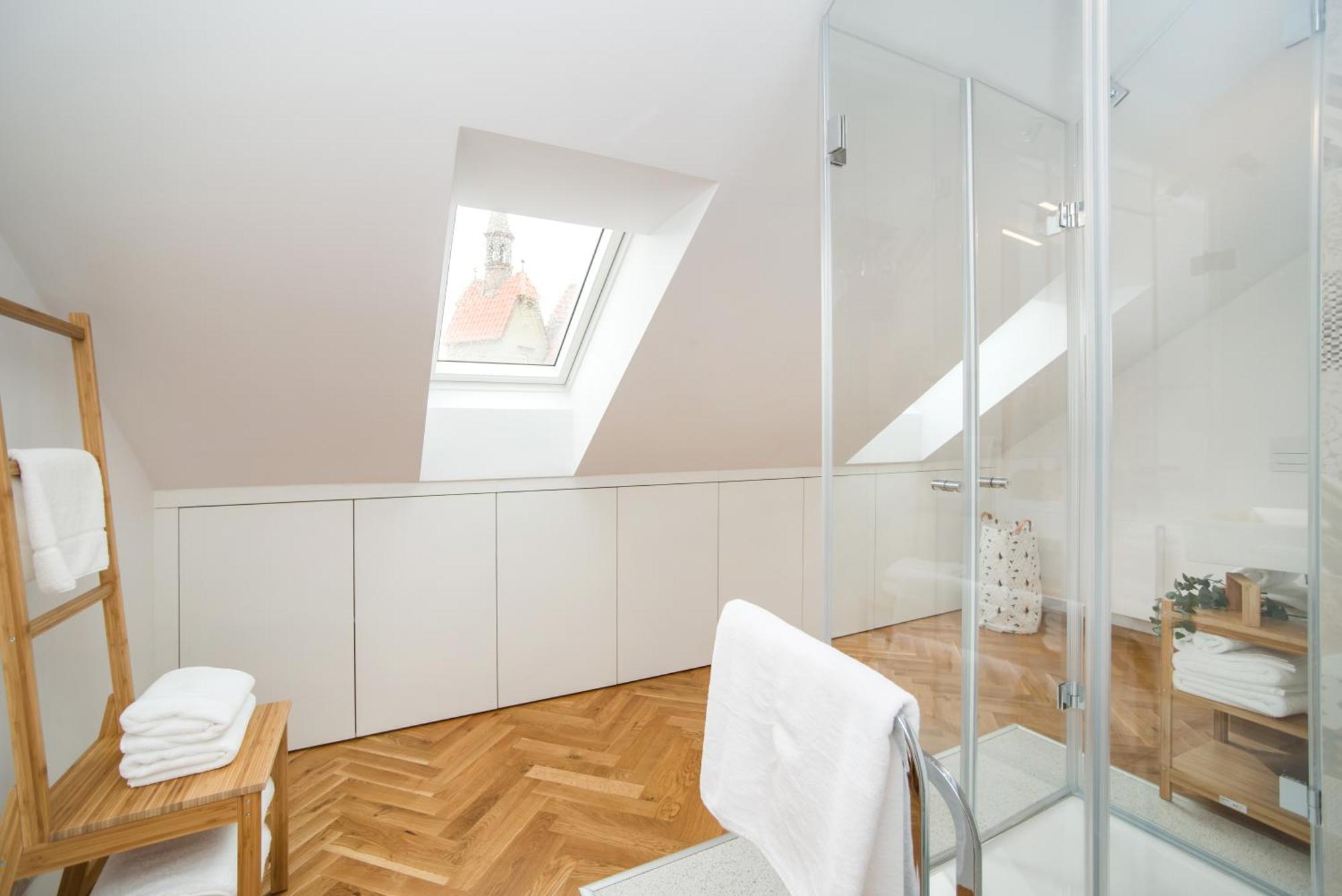 Large And Modern Apartment In The Heart Of Praga Esterno foto