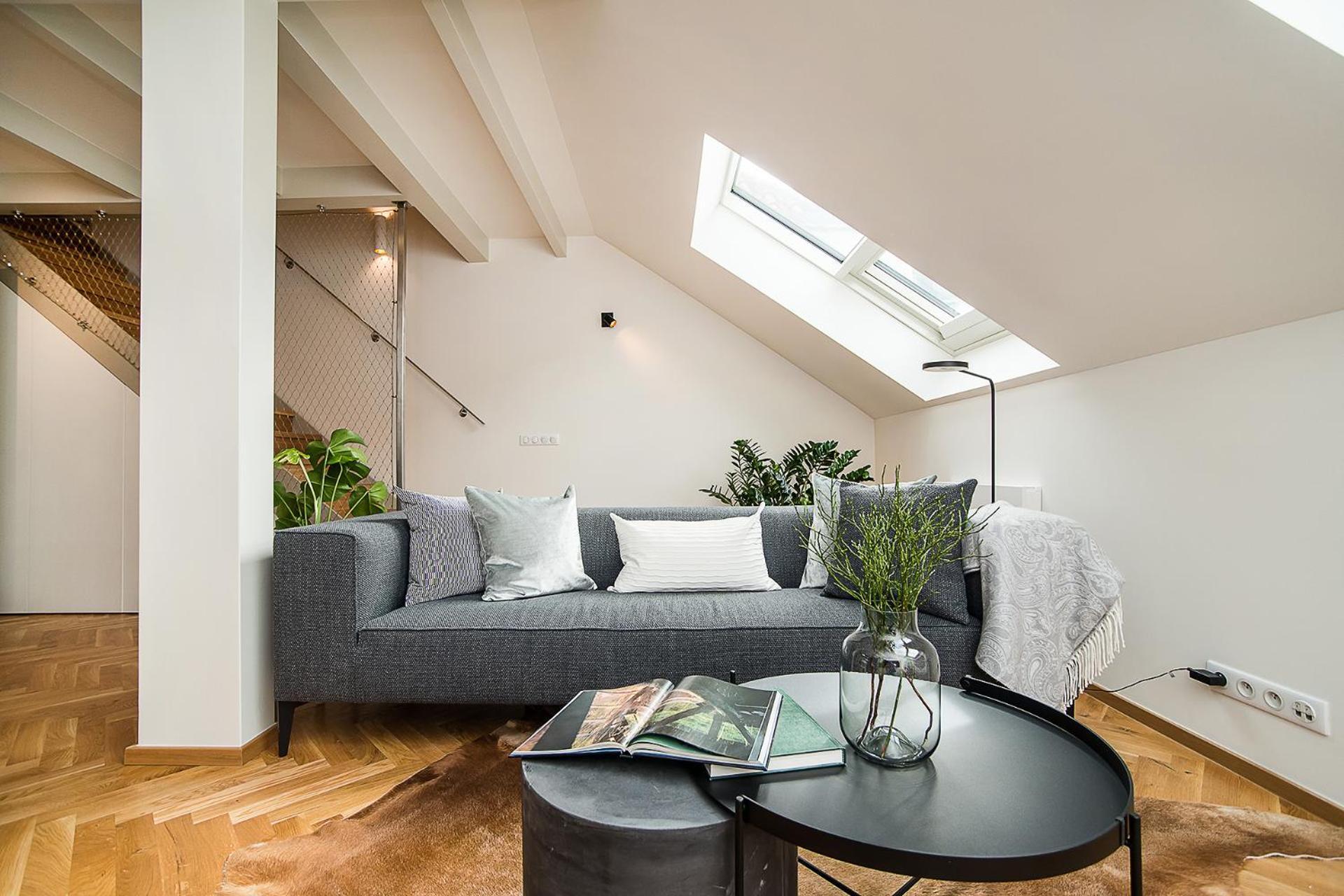 Large And Modern Apartment In The Heart Of Praga Esterno foto